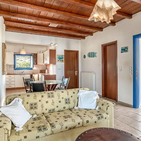 Cycladic Two Bedrooms House With Shared Pool شقة