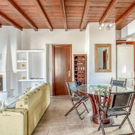 Cycladic Two Bedrooms House With Shared Pool شقة *